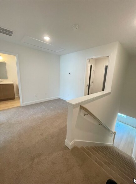 Loft - 1825 Bennett Vlg Dr