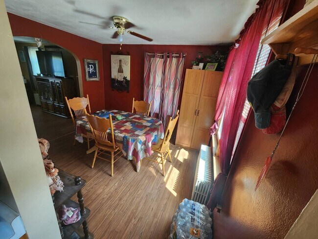 Building Photo - 2 Bedroom single family in Marshfield