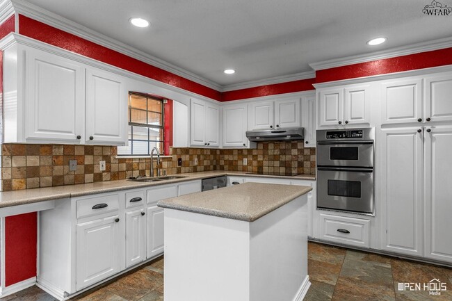 Building Photo - 5639 Johnson Rd