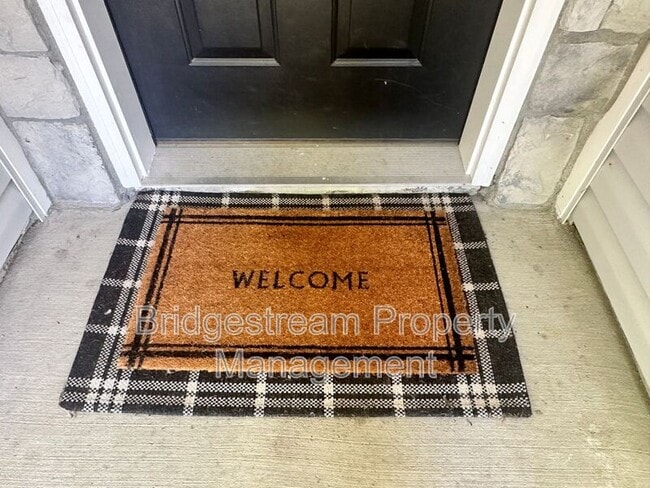 Building Photo - 282 Hess Ct