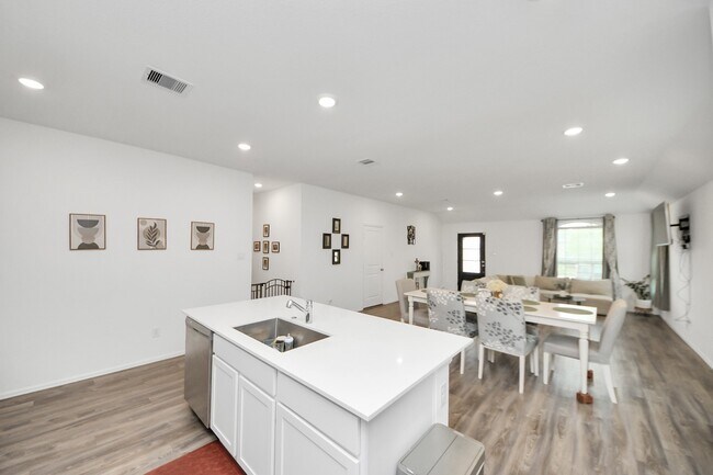 Building Photo - 5418 Rabbit Crk Ln