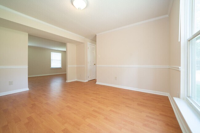 Building Photo - Spacious 3 bedroom home in desirable SW Durham! Super dog friendly with large fenced yard!