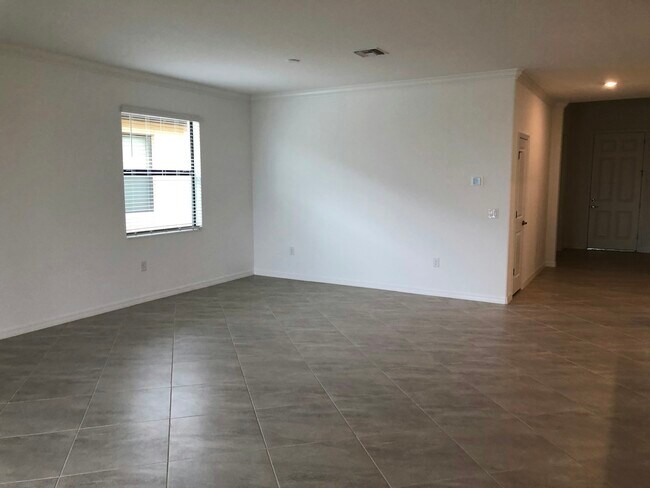 Building Photo - 14728 Cantabria Dr