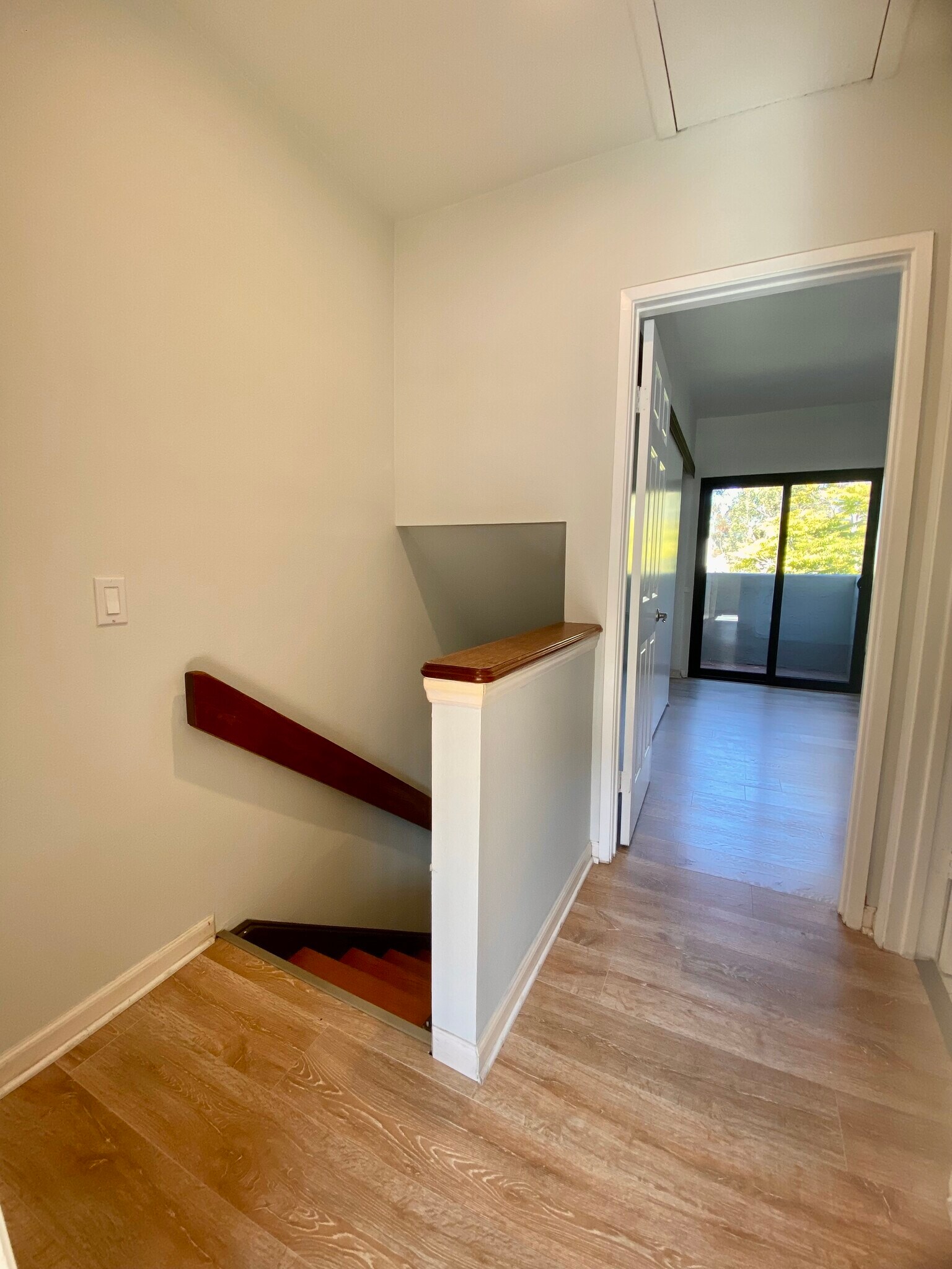 Building Photo - 8722 Villa La Jolla Dr