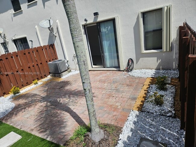 Building Photo - 4260 SW 164th Ct