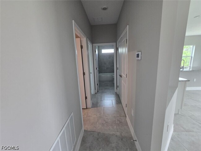 Building Photo - 1021 Alcalde St E