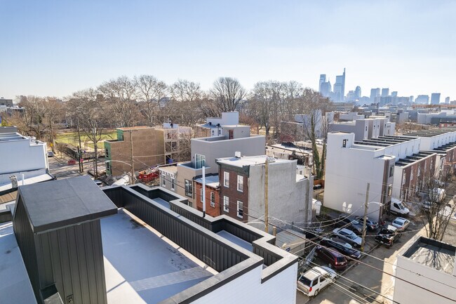 Building Photo - 2731 W Jefferson St