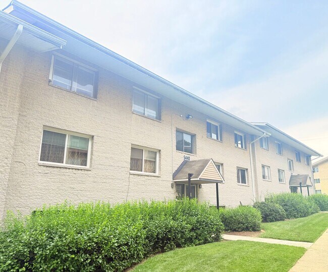Building Photo - 2 Bedroom Condo near New Carrollton MARC t...