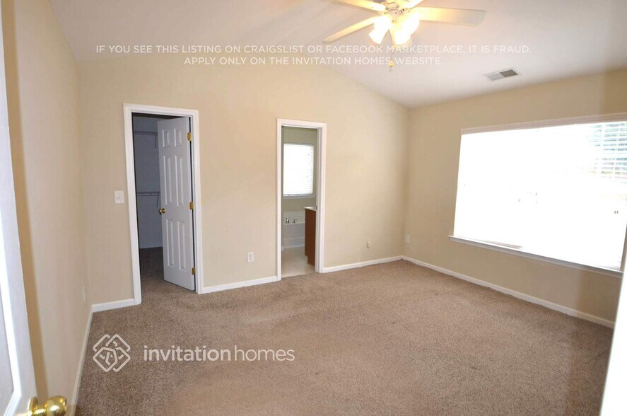 Building Photo - 2941 Deep Cove Dr NW