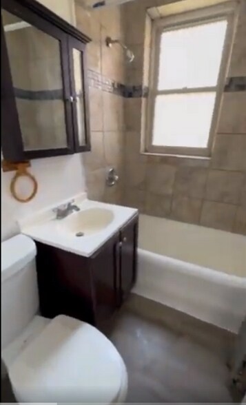 Building Photo - 5906 W Huron St