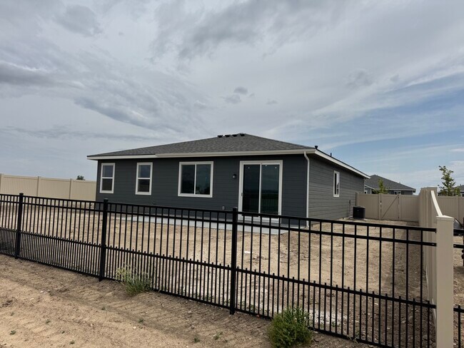 Building Photo - Bullhead