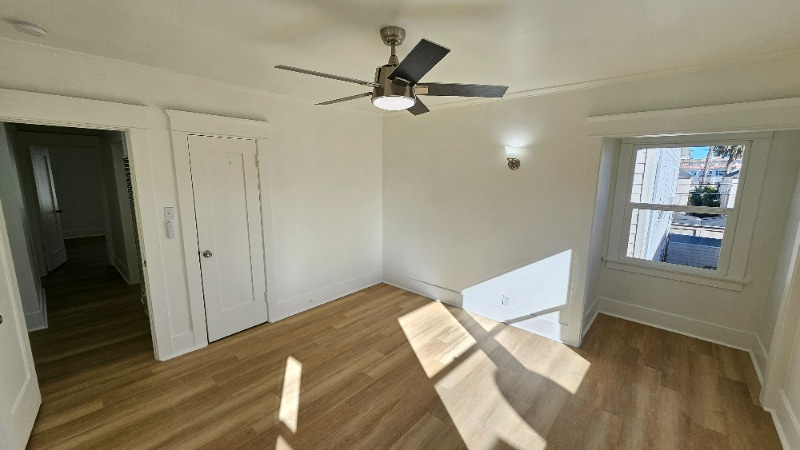 Building Photo - 3220 W 2nd St