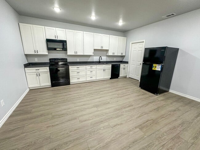 Building Photo - 11635 TX-36