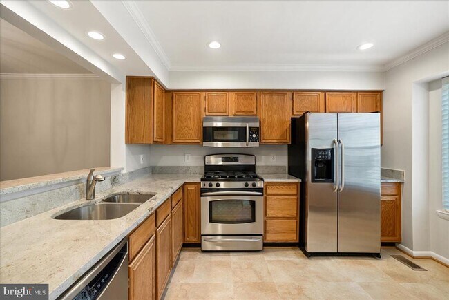 Building Photo - 8316 Linden Oaks Ct