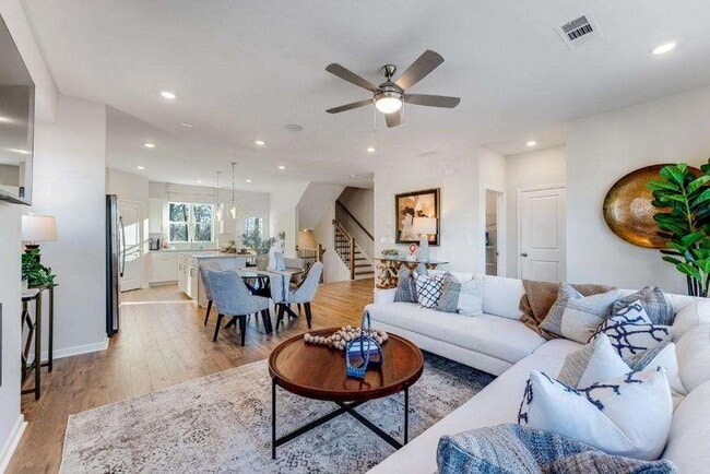 Building Photo - 5716 Schelton Pl