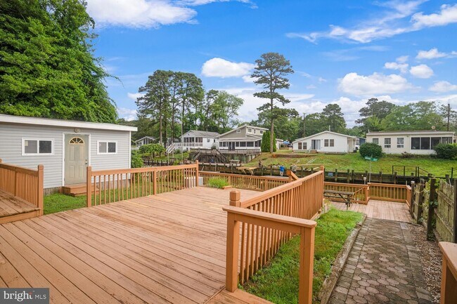 Building Photo - 9 Admiral Dr