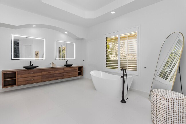 Building Photo - 17606 Circle Pond Ct