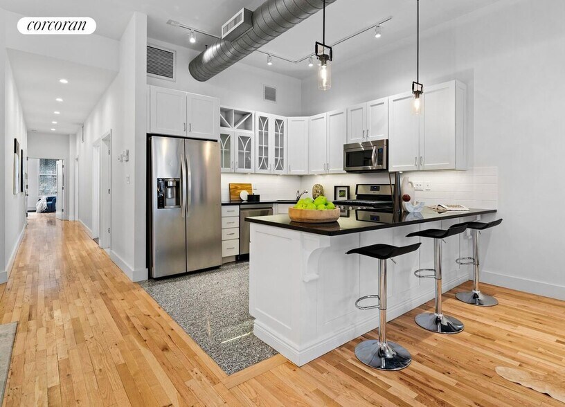 Building Photo - 153 Mercer St