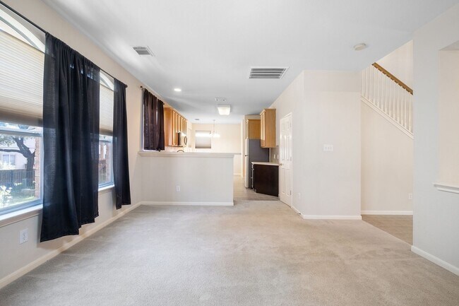 Building Photo - 1726 Rosenborough Ln S