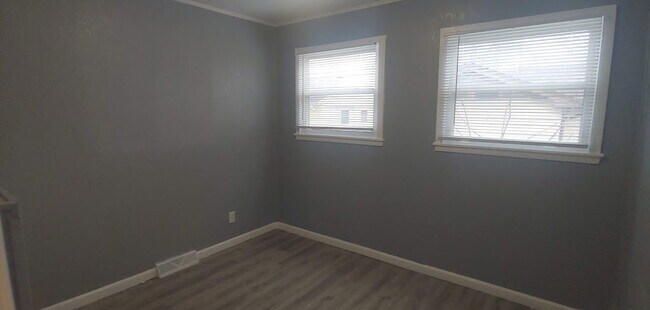 Building Photo - 3931 W Kaul Ave