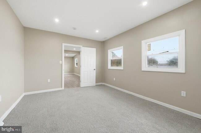 Building Photo - 667 S Broadway