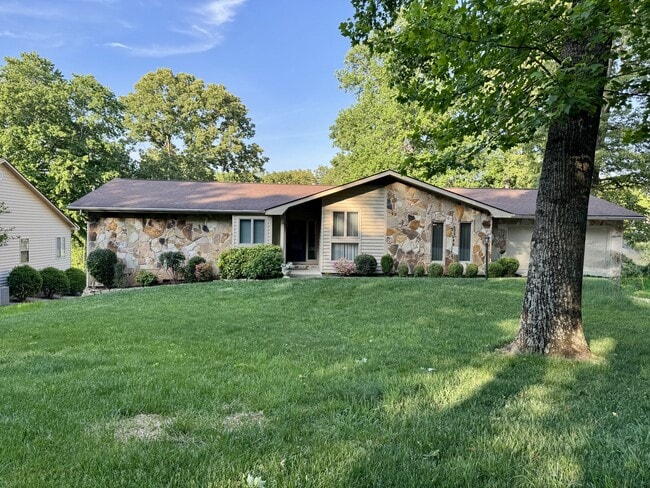 Building Photo - 212 Talah Ln