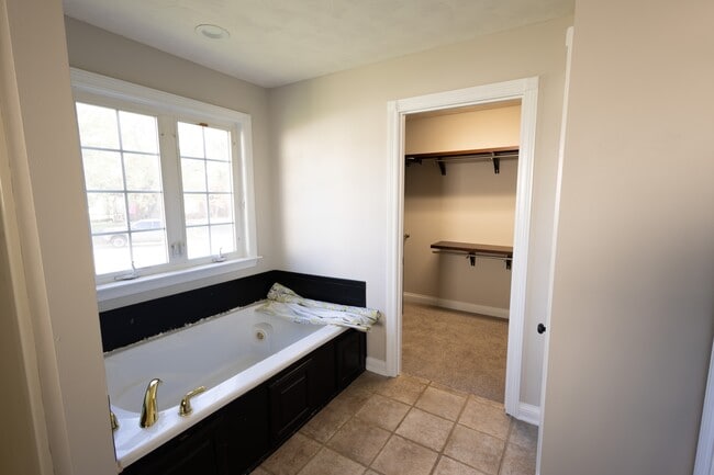 Building Photo - 108 Springfield Blvd