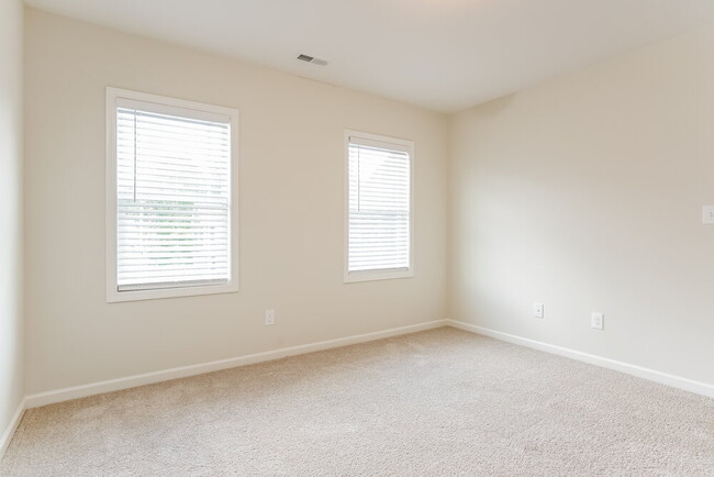 Building Photo - 244 Pearson Place