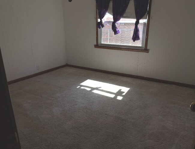 Building Photo - 17053 Lorenz Ave