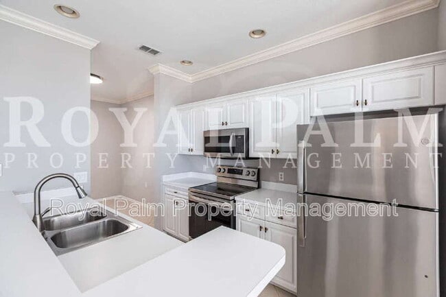 Building Photo - 8550 Kingbird Loop