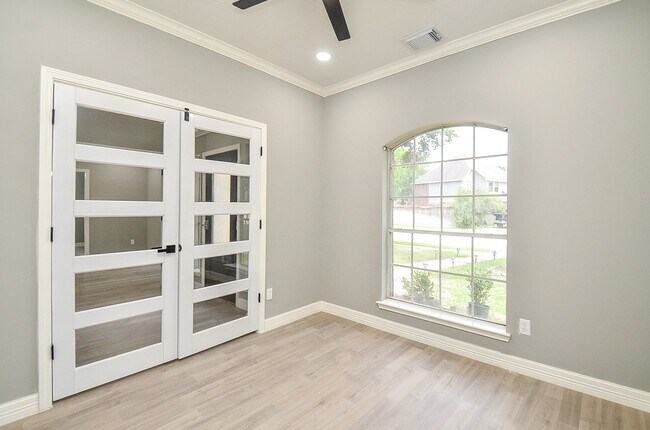 Building Photo - 9211 Abbey Chase Ln