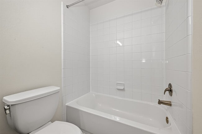 Building Photo - 22202 Thresher Ct