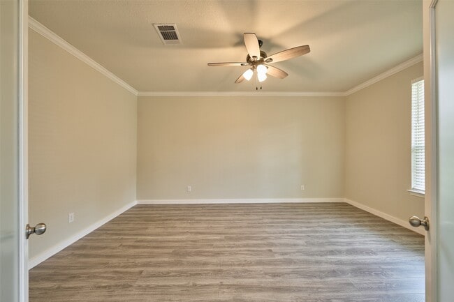 Building Photo - 2214 Timberland Country Ct