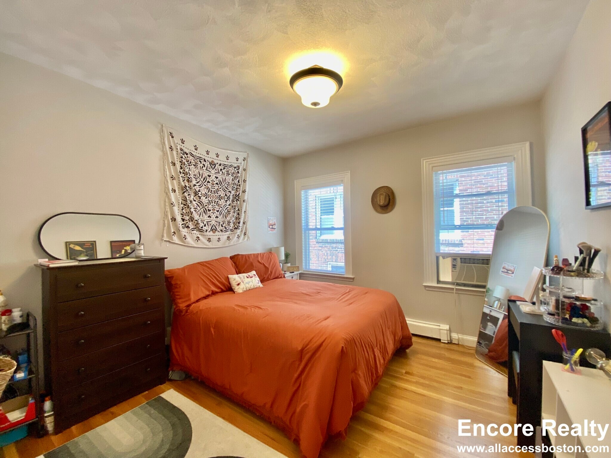 Building Photo - 1433 Cambridge St