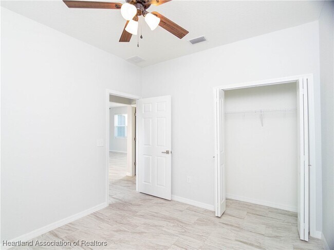 Building Photo - 1456 Kyra Ave