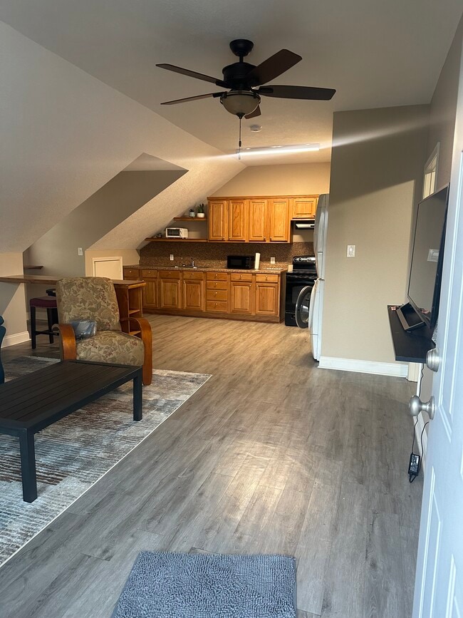 Building Photo - 4449 Brown St