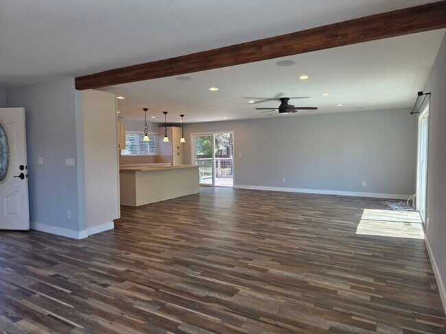 Building Photo - 780 W Cotati Ave
