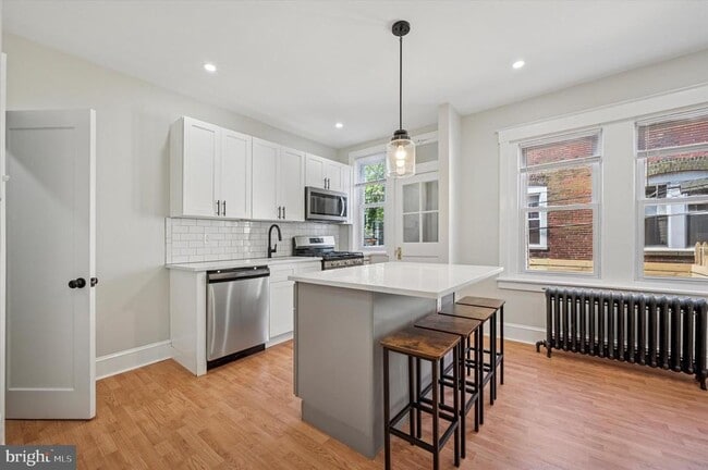 Building Photo - 928 S 50th St