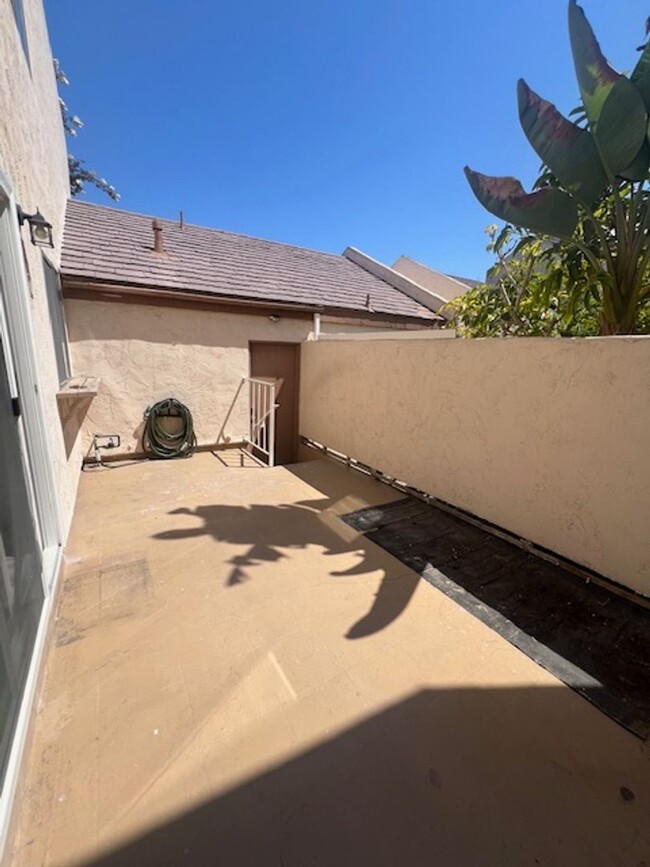 Building Photo - 4 bed townhouse near Mesa College and USD