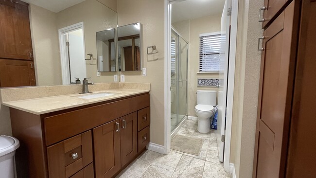 Master Bathroom - 38921 Cherry Glen Cmn