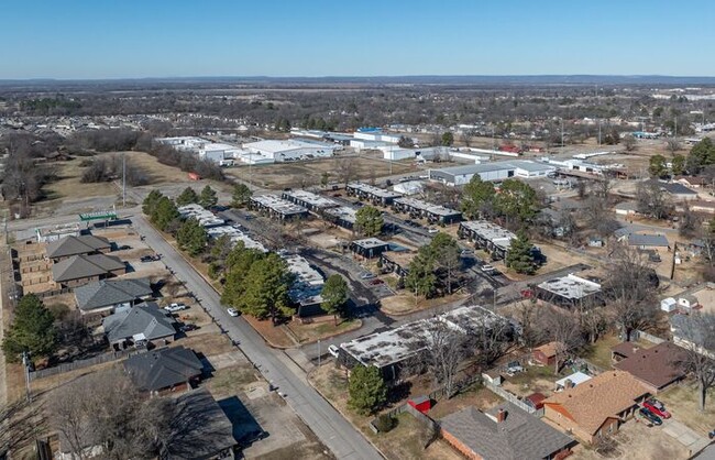 Building Photo - Southbrooke Apartments