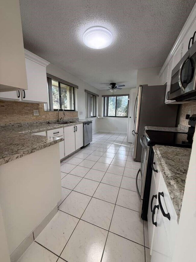 Building Photo - 9321 SW 23rd St