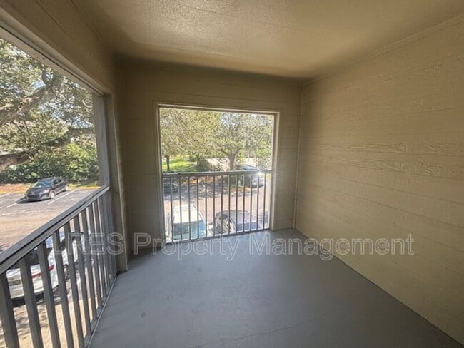 Building Photo - 5148 Park Central Dr