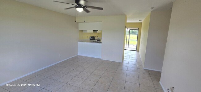Building Photo - Welcome home! This beautifully updated Duplex 2BR/2BA