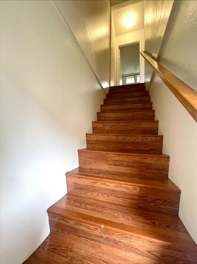 Building Photo - Townhouse Rental - 2 Bedroom, 1.5 Bathroom, 1 Parking in Waiau Gardens Kai!