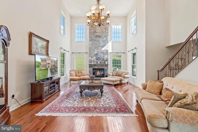 Building Photo - 15000 Barlow Dr