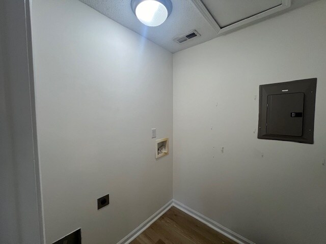 Building Photo - 4700 Pennoak Ln