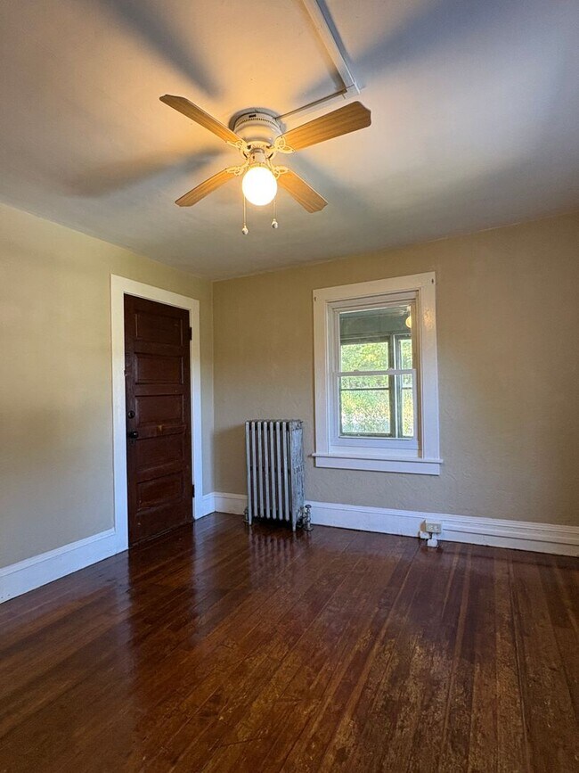 Building Photo - 51 Grove St