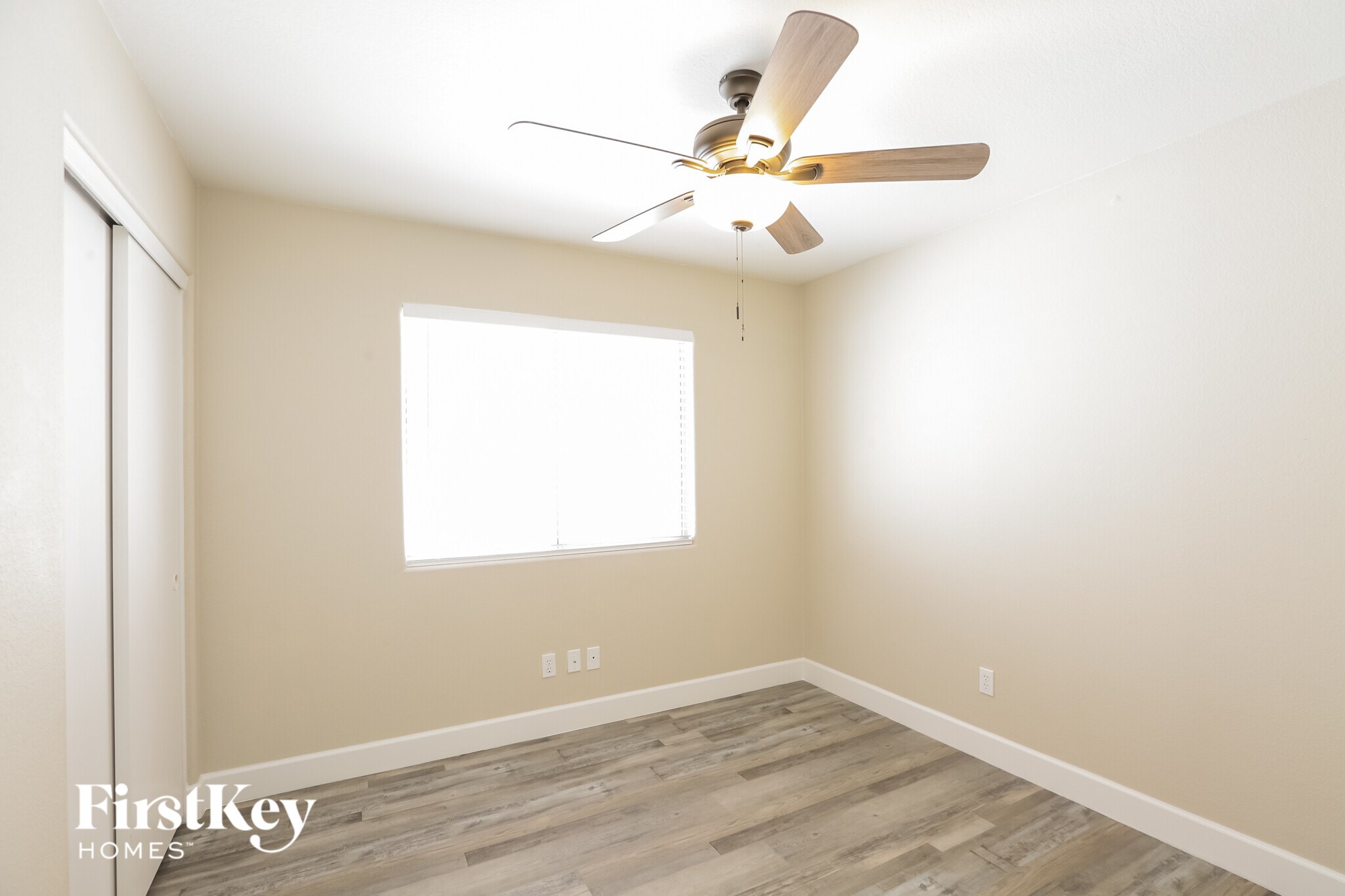 Building Photo - 8630 W Shaw Butte Dr