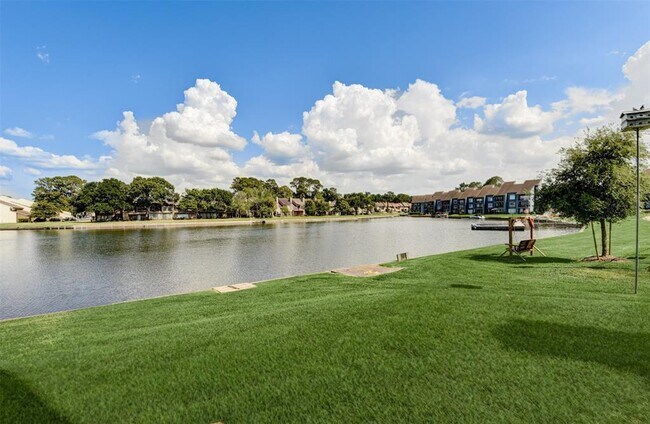 Building Photo - 12600 Melville Dr